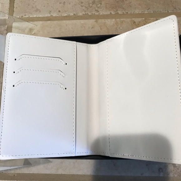 RAE DUNN PASSPORT COVER/LUGGAGE TAG NWT - Picture 2 of 3